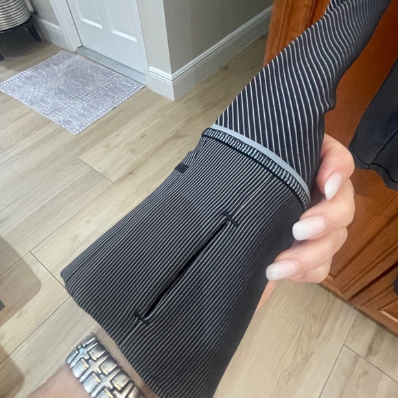 Lululemon Black Activewear Set - Picture 9 of 10